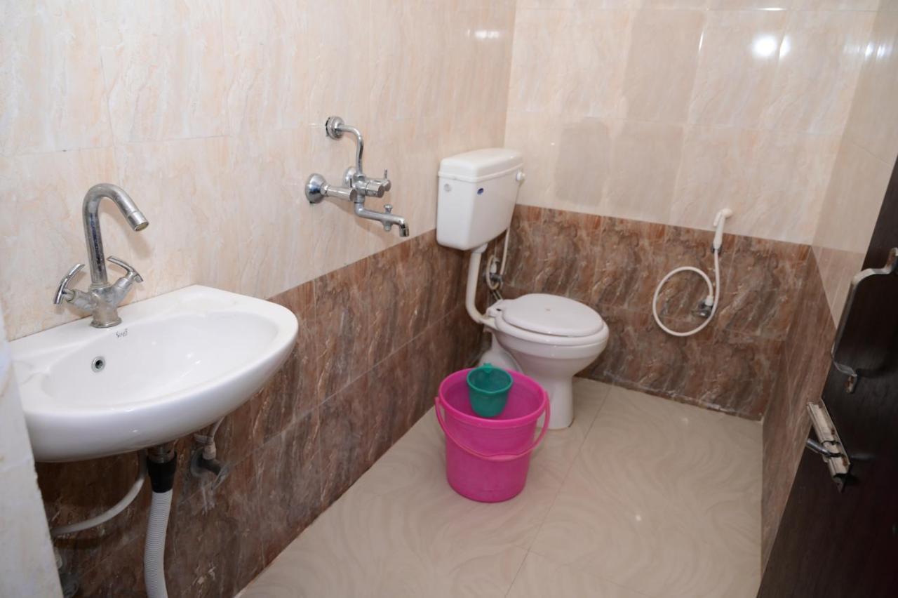 Dwarka Home Stay ブッダガヤ エクステリア 写真