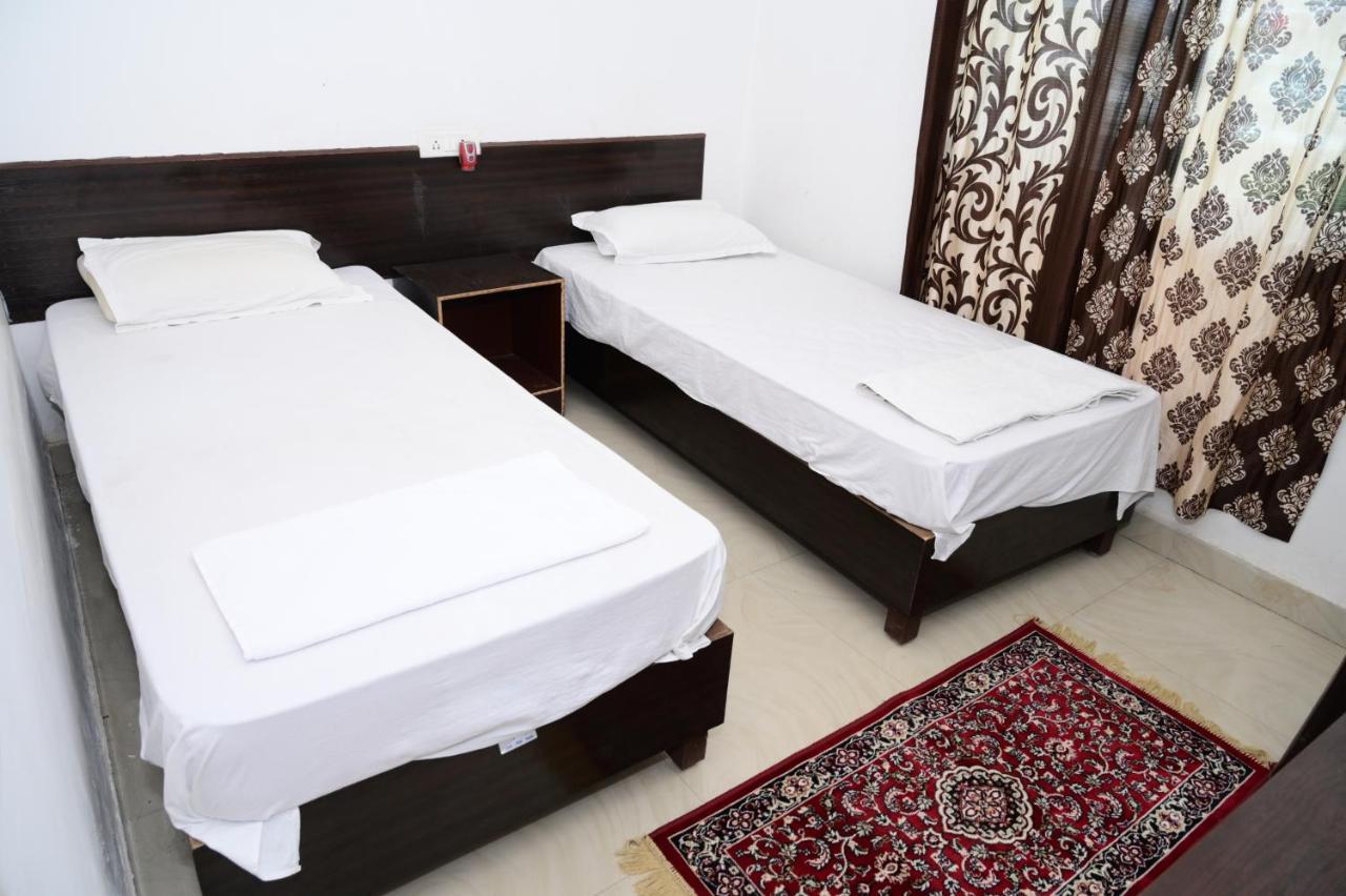 Dwarka Home Stay ブッダガヤ エクステリア 写真